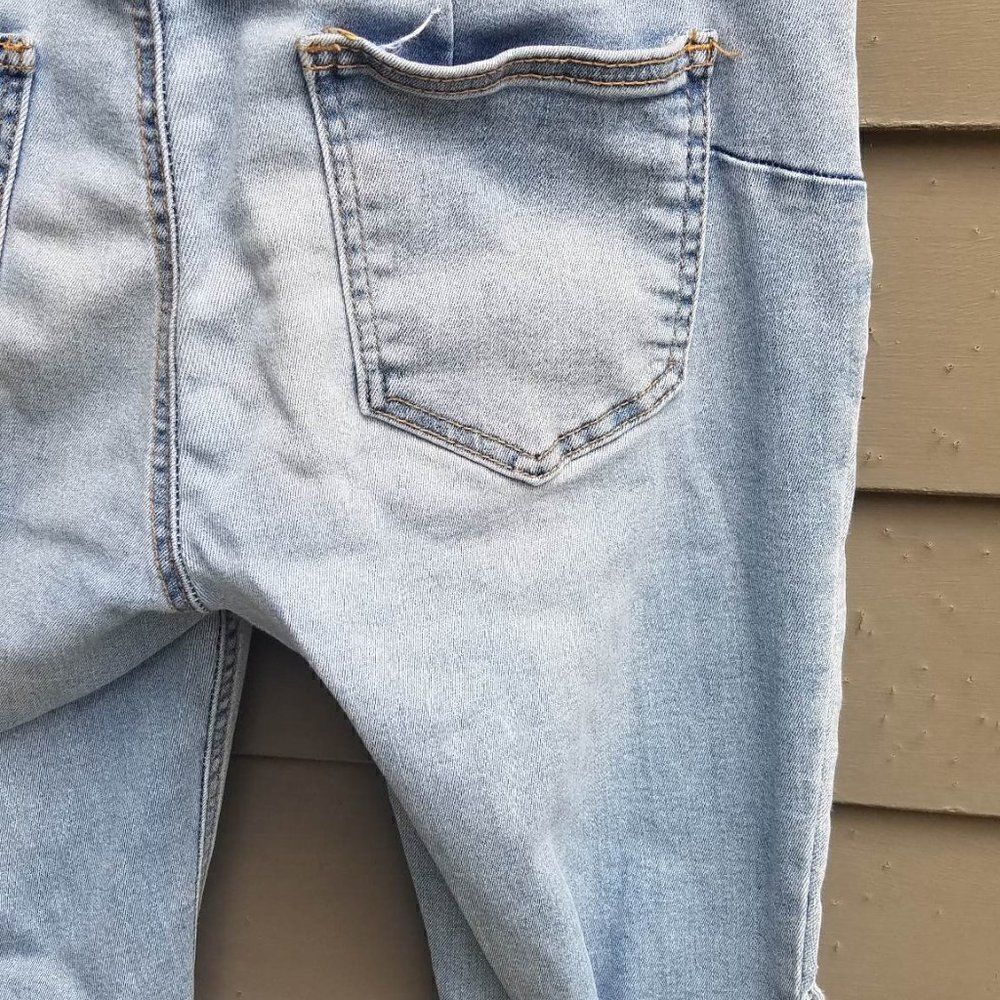 Refuge Rio 7 Distressed Mid Rise Push Up Jeans size 7 - Picture 4 of 10